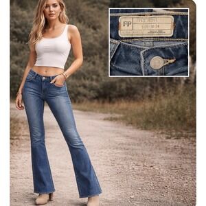 Free‎ People Demi Boot Cut Cropped Jeans Deep Blue Denim Raw Hem Women's 24